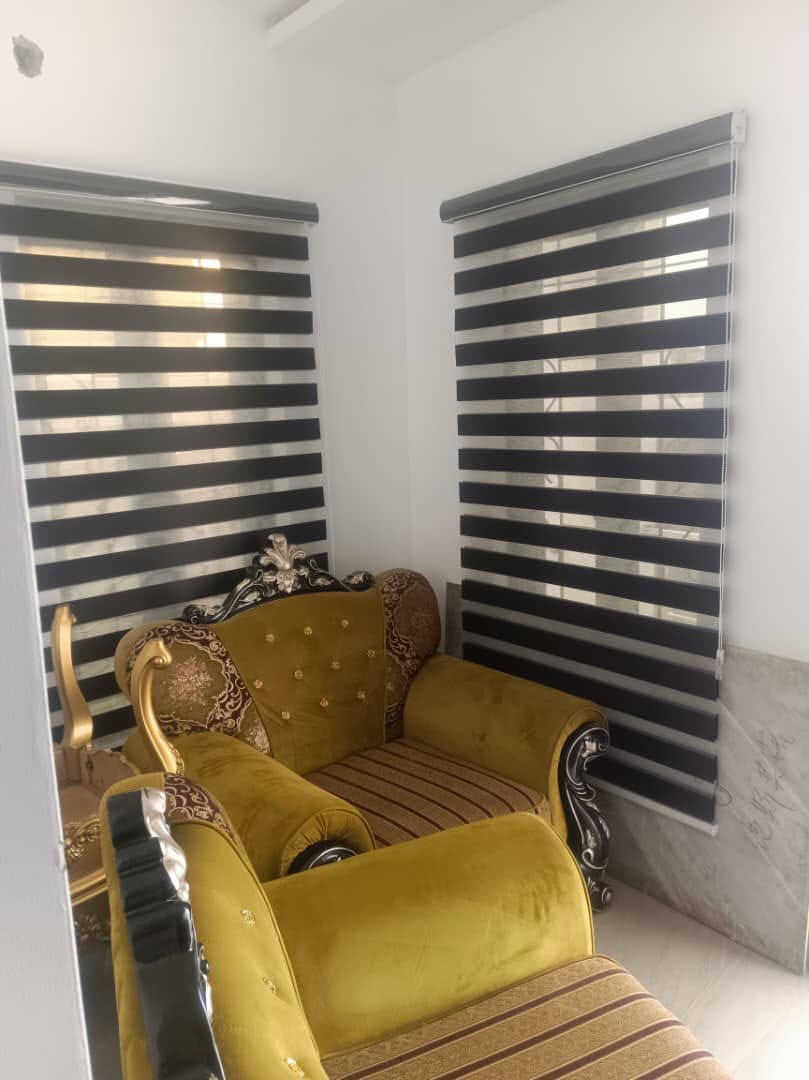 Window blinds installation — photo 3