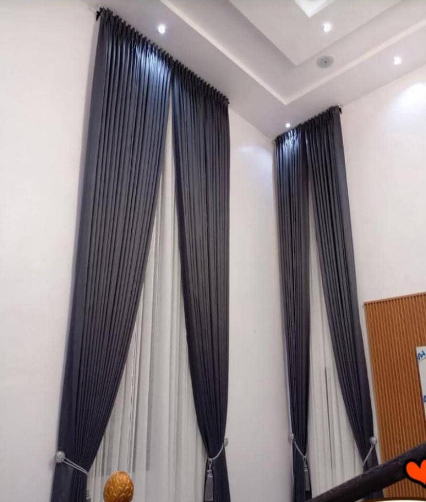 Curtains and decorative accessories